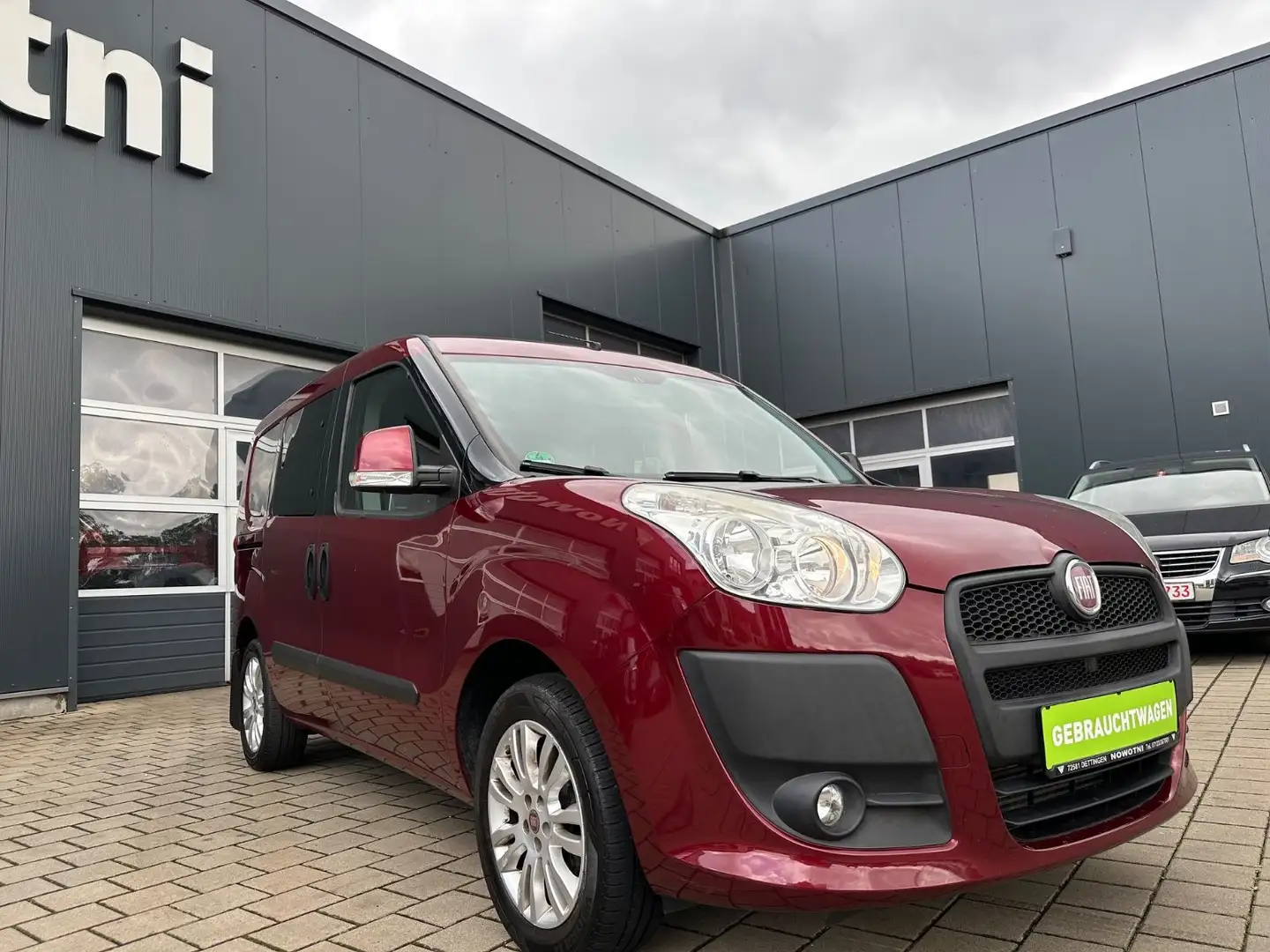 Fiat Doblo 1.4 T-Jet 16V Emotion Natural Power Rojo - 2