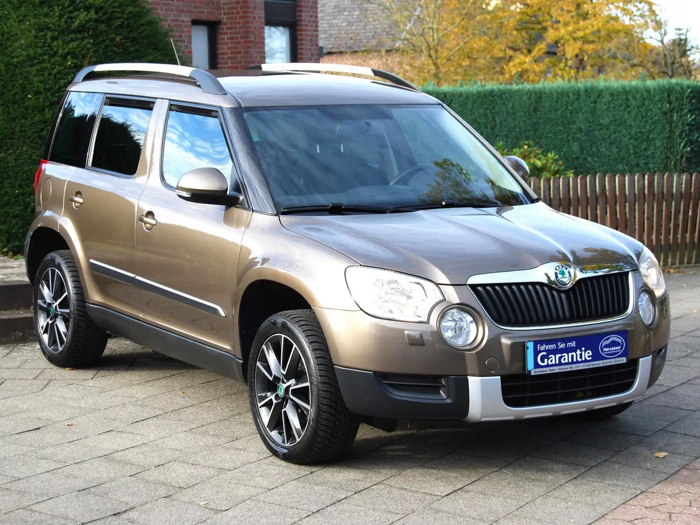 Skoda Yeti Ambition Automatik * 1.Hand-PDC-Garantie * Braun - 2