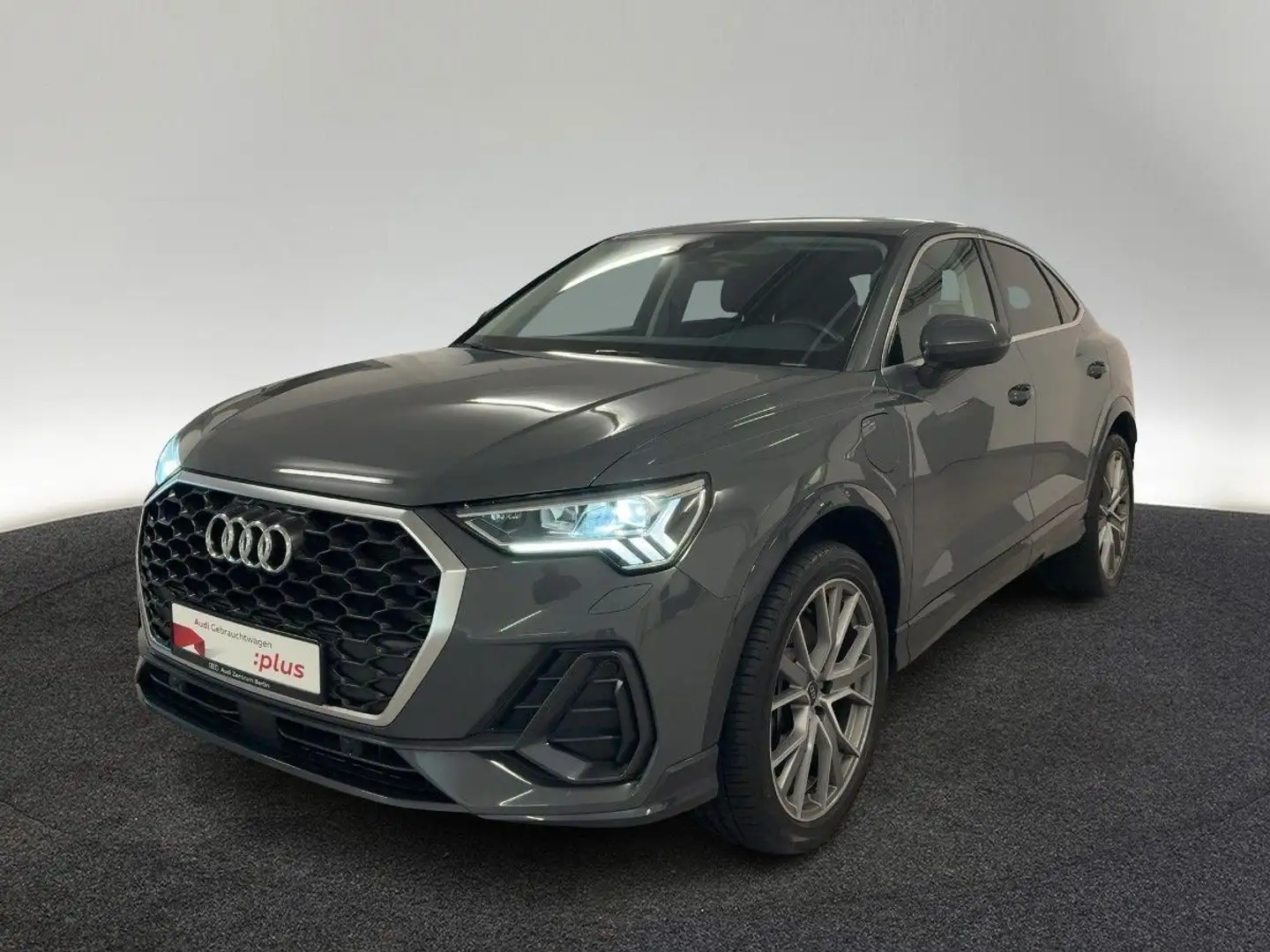 Audi Q3 45 TFSI e S tr. LED NAVI VIRTUAL SO Grau - 2