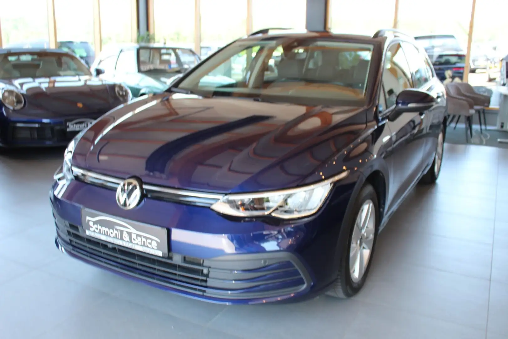 Volkswagen Golf VIII Variant 1.0 eTSI DSG Life Blau - 1