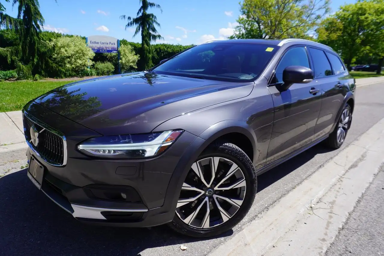 2022 Volvo V90 Cross Country