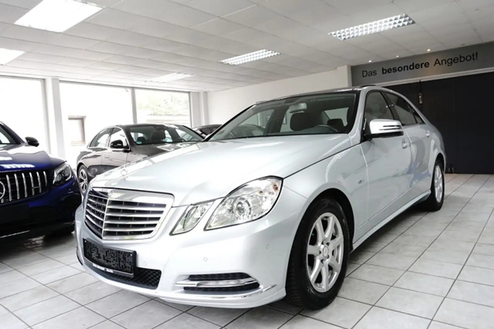 Mercedes-Benz E 200 CGI Elegance 7G-TRONIC LED PDC SHZ Silber - 2