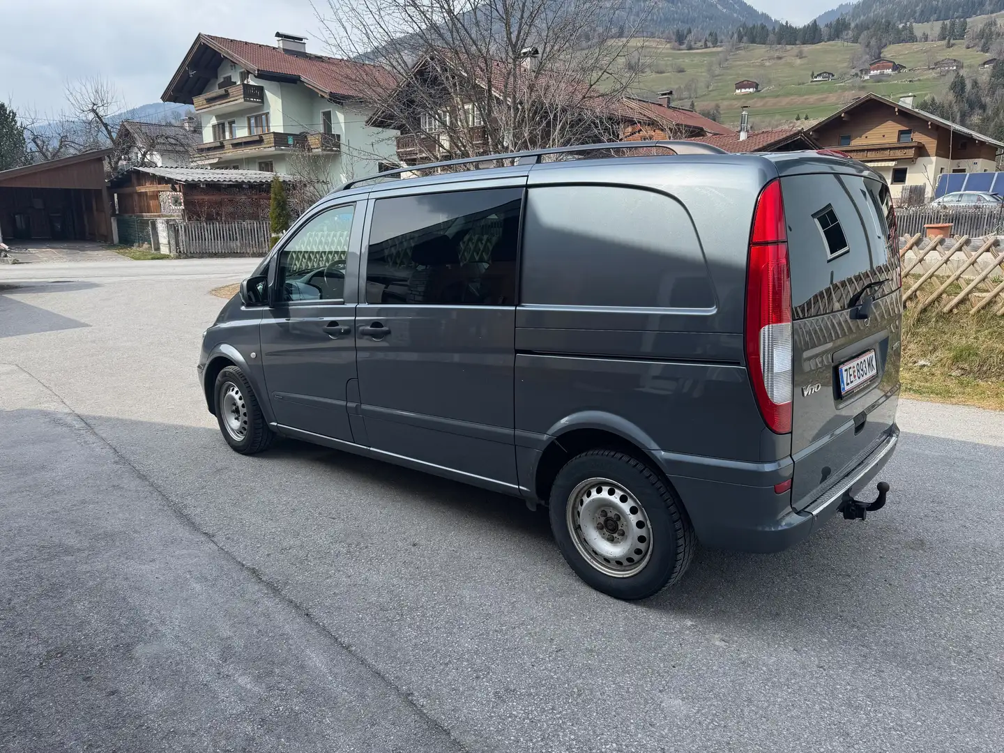 Mercedes-Benz Vito Vito 113 CDI BlueEfficiency kompakt Grau - 2