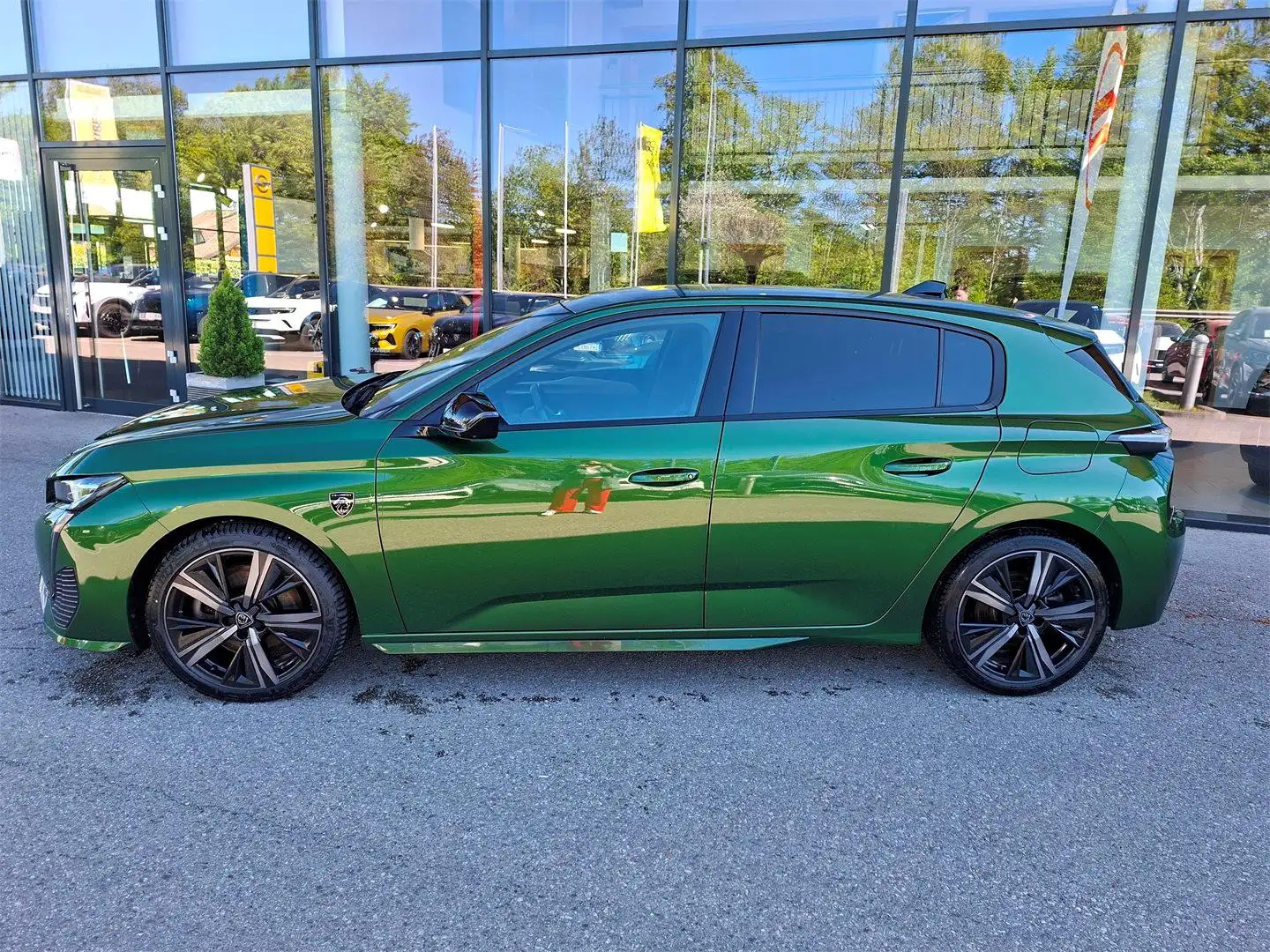 Peugeot 308 Hybrid 180 e-EAT8 GT Pack Grün - 2