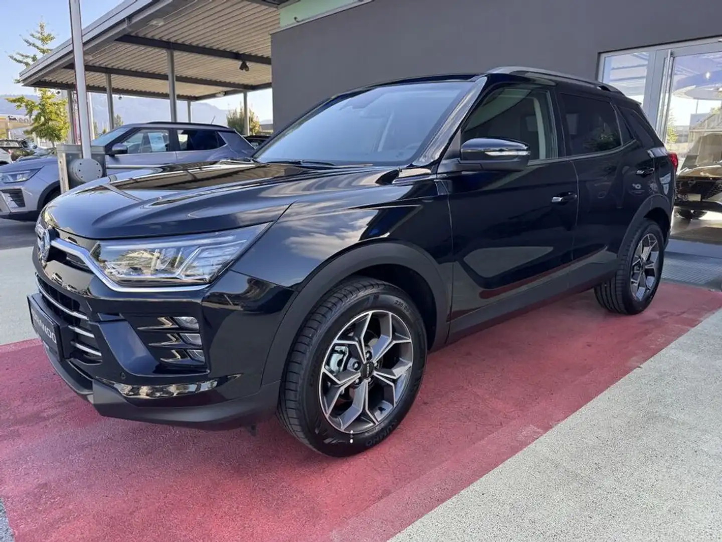 KGM Korando KGM Smart Plus Automatik VORFÜHRWAGEN Schwarz - 1