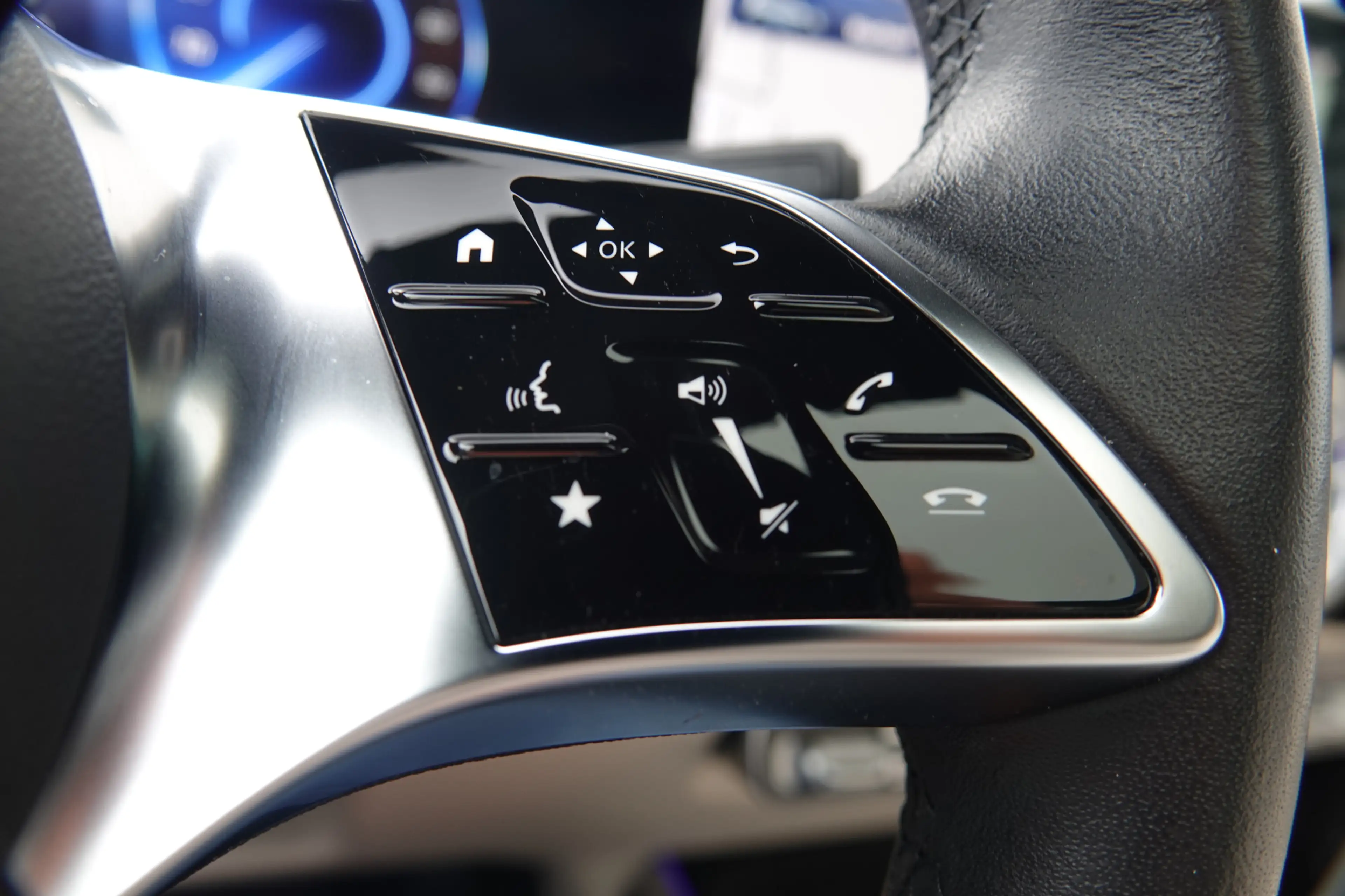 Mercedes-Benz EQB 250 250+ Luxury Line 71 kWh | Panoramadak | Distronic — photo 19