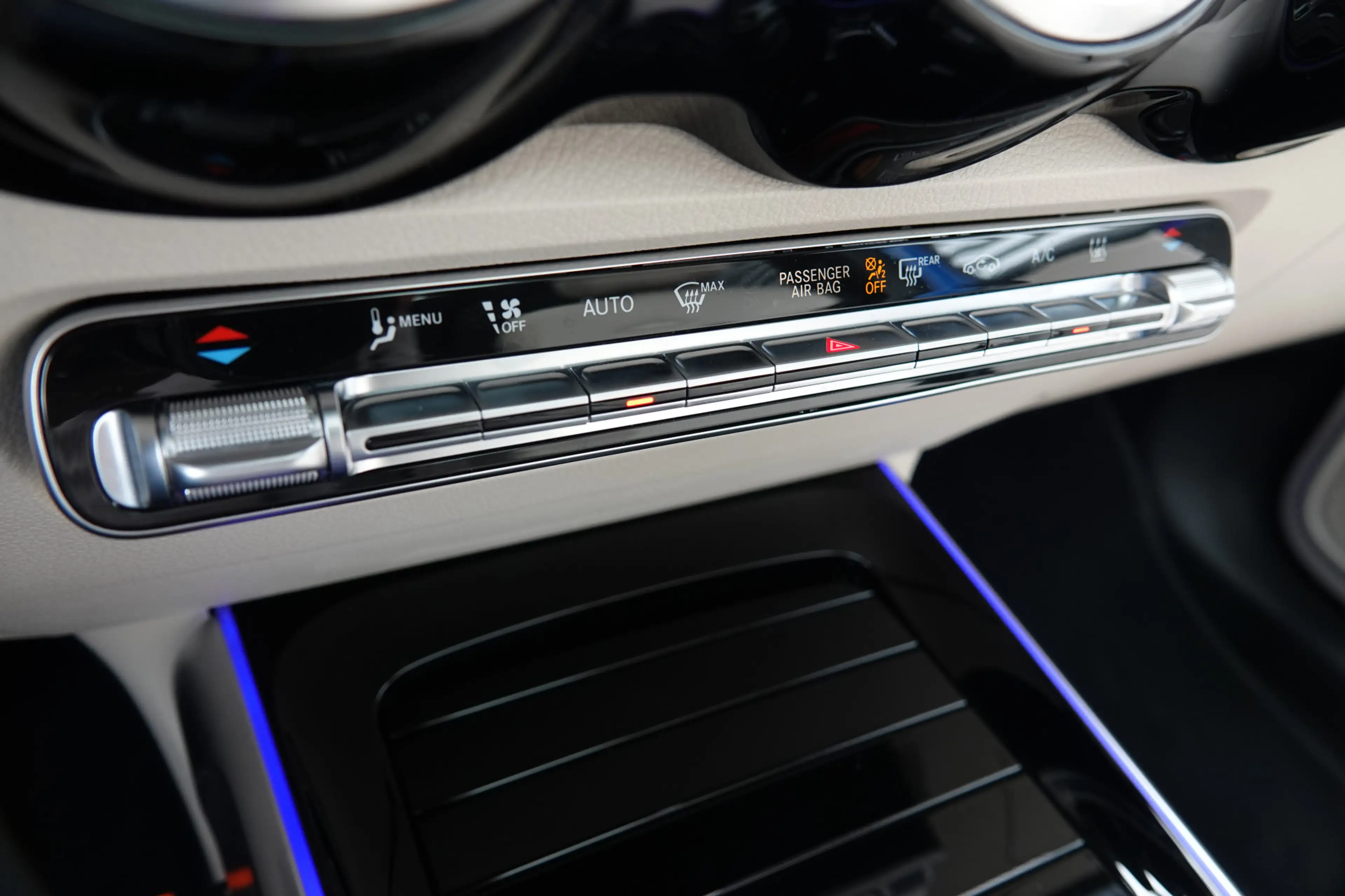 Mercedes-Benz EQB 250 250+ Luxury Line 71 kWh | Panoramadak | Distronic — photo 24