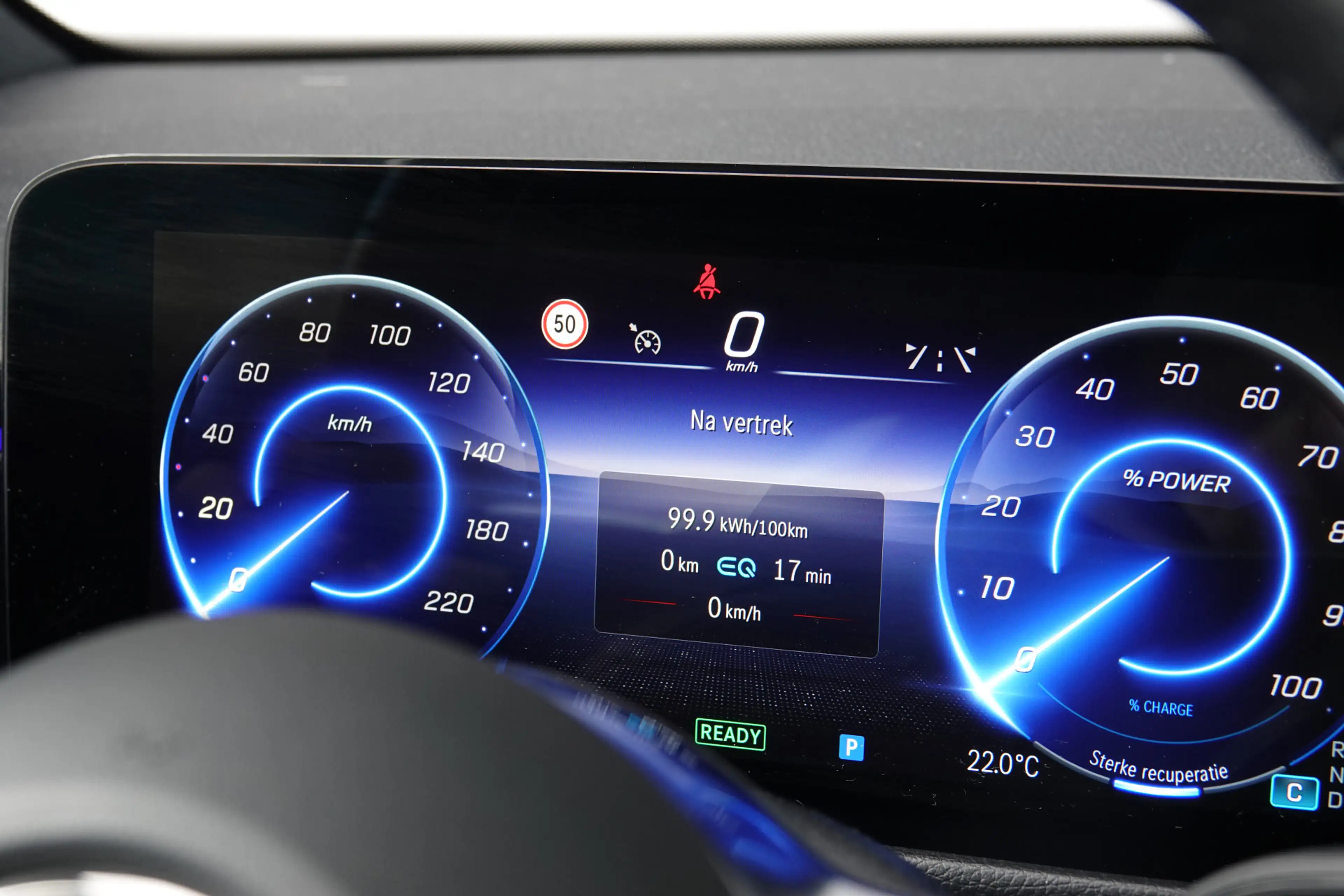 Mercedes-Benz EQB 250 250+ Luxury Line 71 kWh | Panoramadak | Distronic — photo 2
