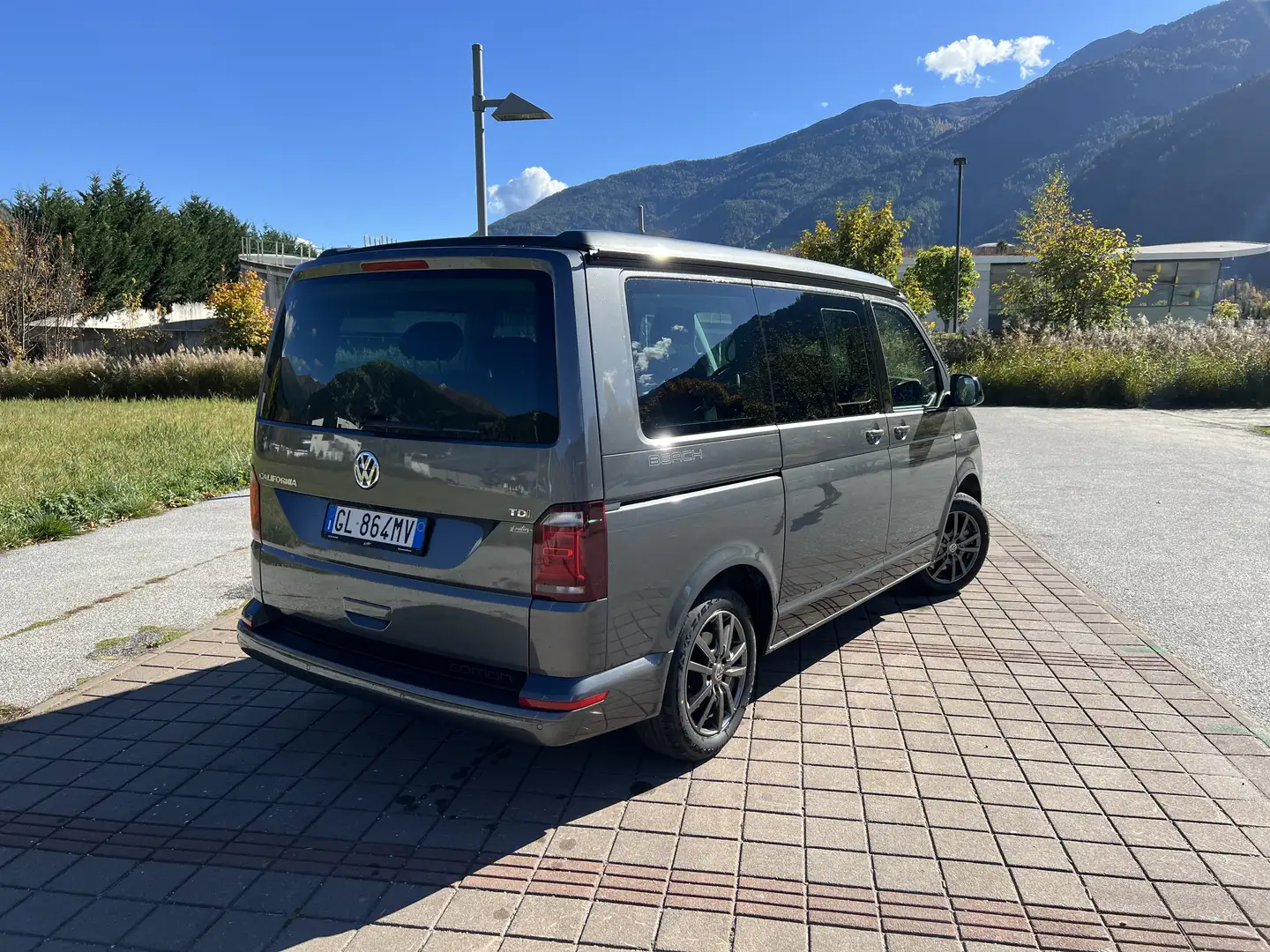 Volkswagen T6 California Beach Edition Grigio - 2