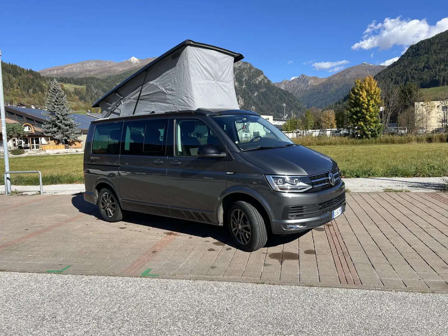 Volkswagen T6 California Beach Edition Grigio - 1