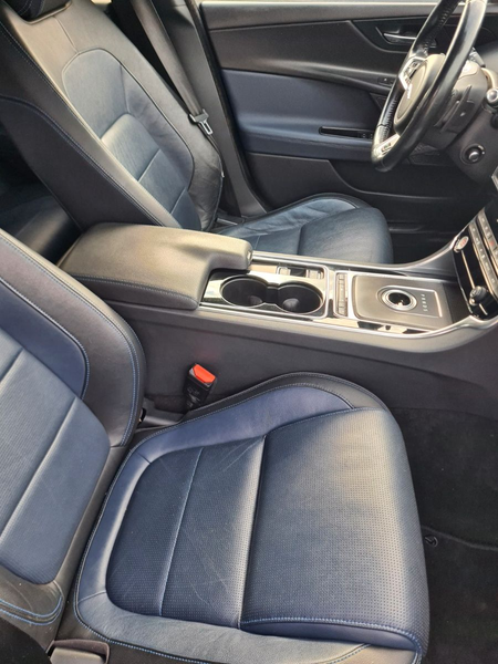 Jaguar XE R-Sport *Autom.*Navi*PDC*SHZ*Leder* — photo 13