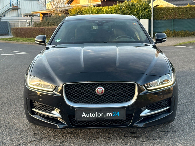 Jaguar XE R-Sport *Autom.*Navi*PDC*SHZ*Leder* — photo 8