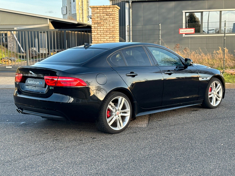 Jaguar XE R-Sport *Autom.*Navi*PDC*SHZ*Leder* — photo 5