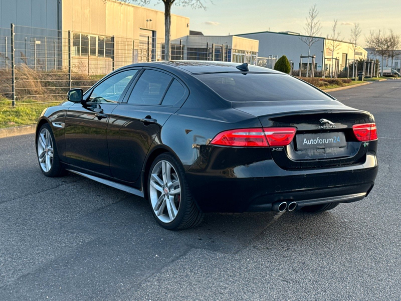 Jaguar XE R-Sport *Autom.*Navi*PDC*SHZ*Leder* — photo 3