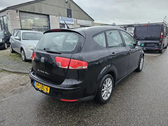Seat Altea XL view 4