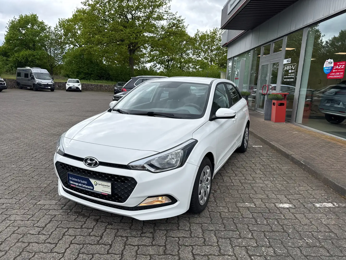 Hyundai i20 Classic Weiß - 1