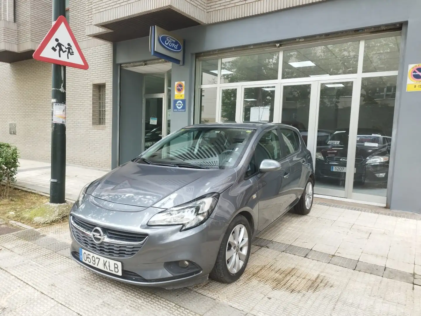 Opel Corsa 1.4 Design Line 90 Gris - 2