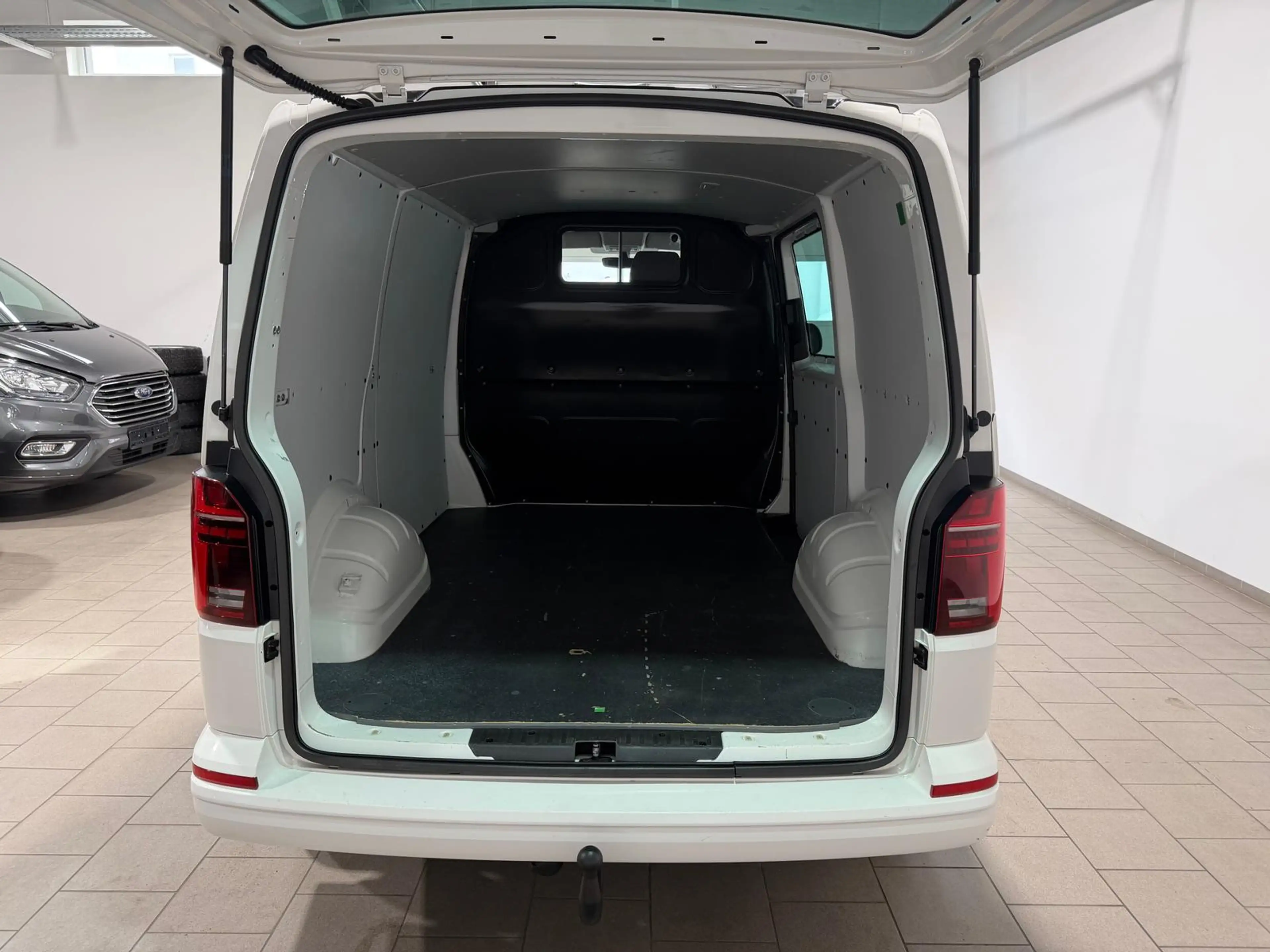 Volkswagen T6.1 Transporter Edition,kurz,4Motion,Navi,AHK — photo 5