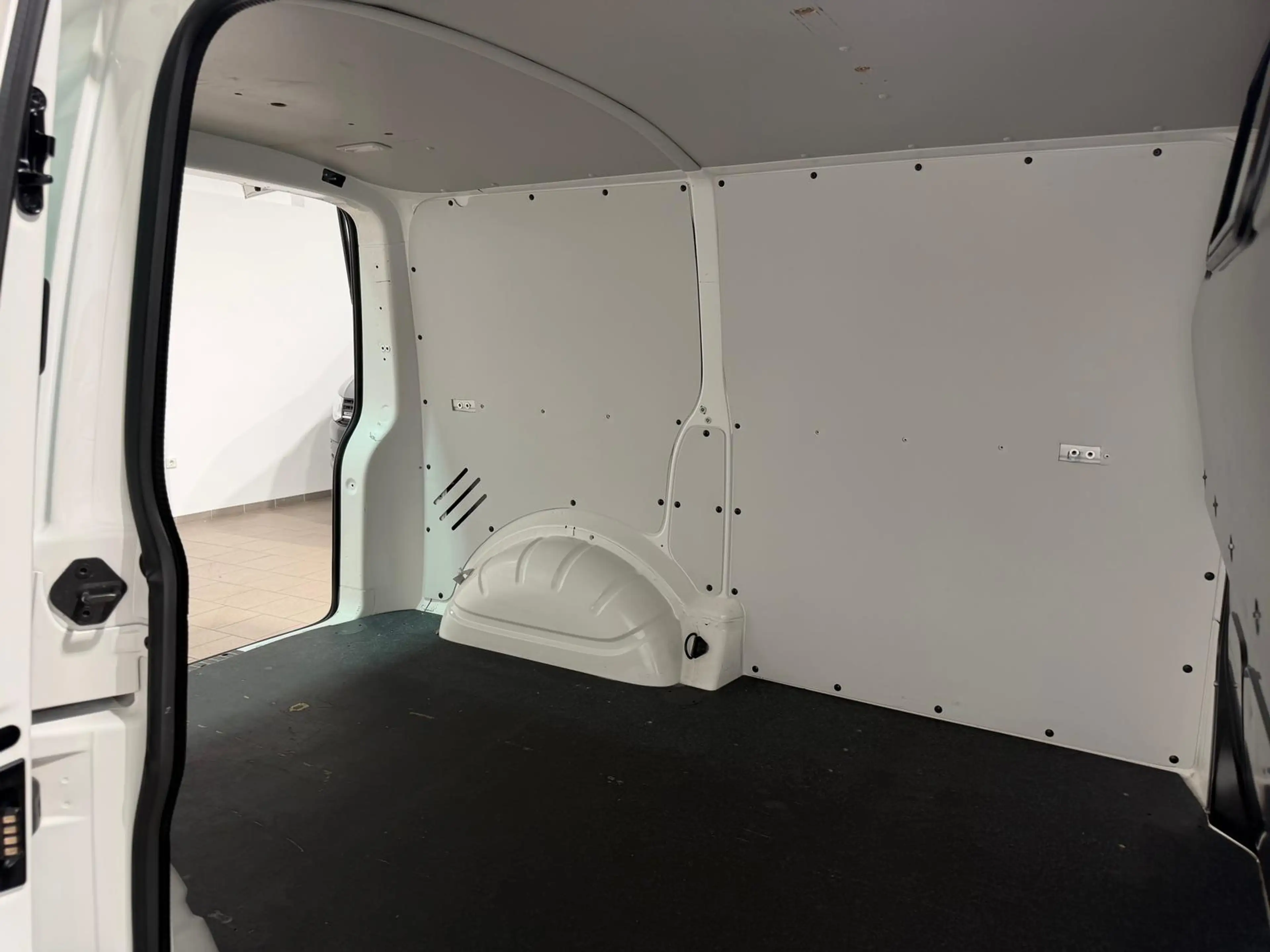 Volkswagen T6.1 Transporter Edition,kurz,4Motion,Navi,AHK — photo 7