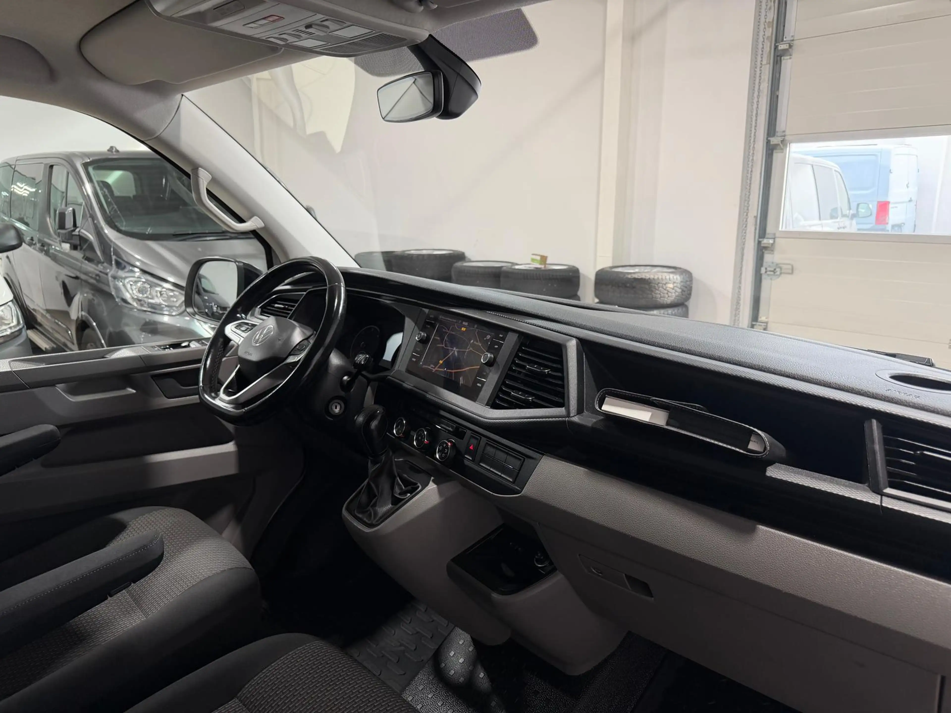 Volkswagen T6.1 Transporter Edition,kurz,4Motion,Navi,AHK — photo 10
