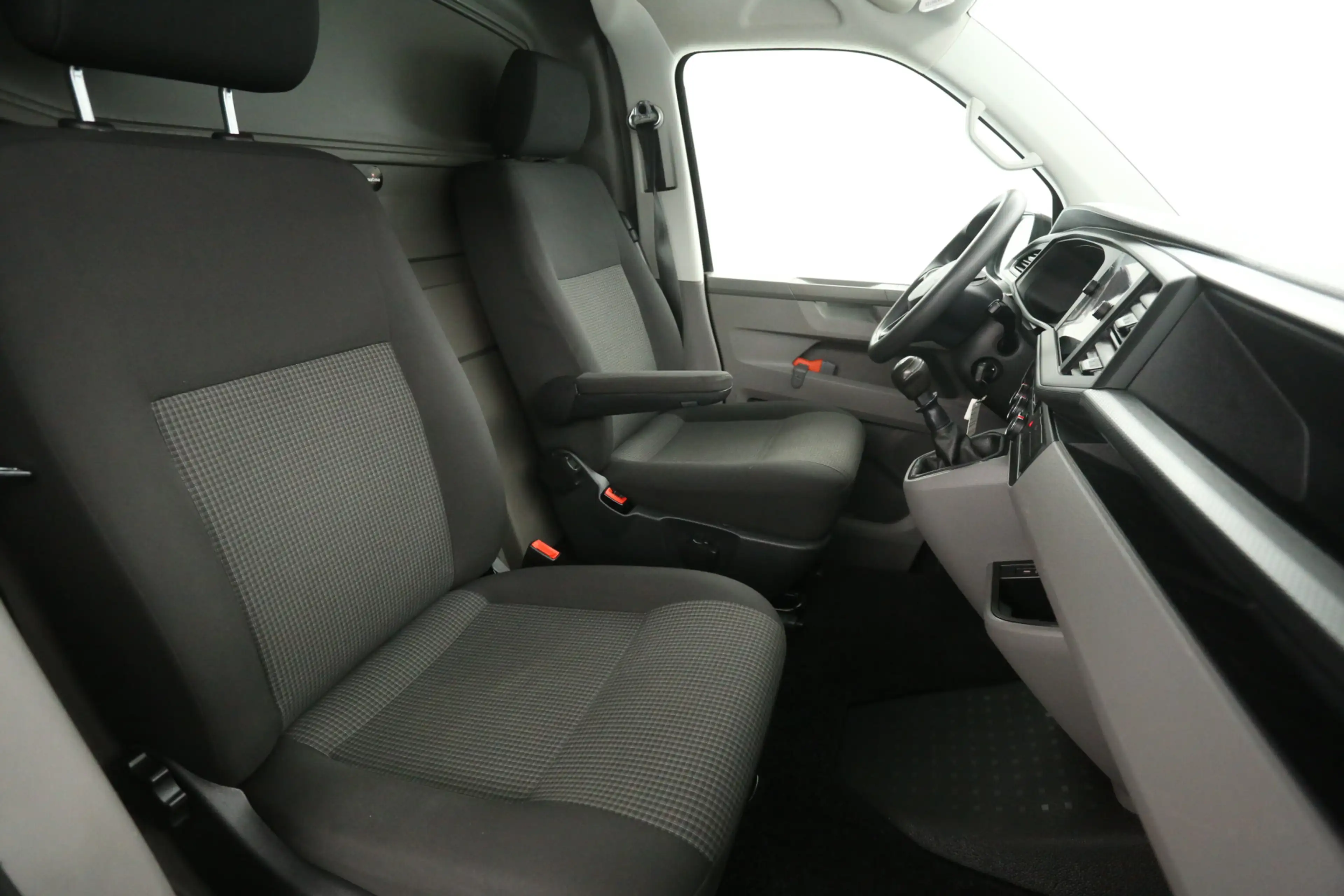 Volkswagen T6.1 Transporter 2.0 TDI L1H1 | Airco | Cruise | Carplay | Trekhaak — photo 10