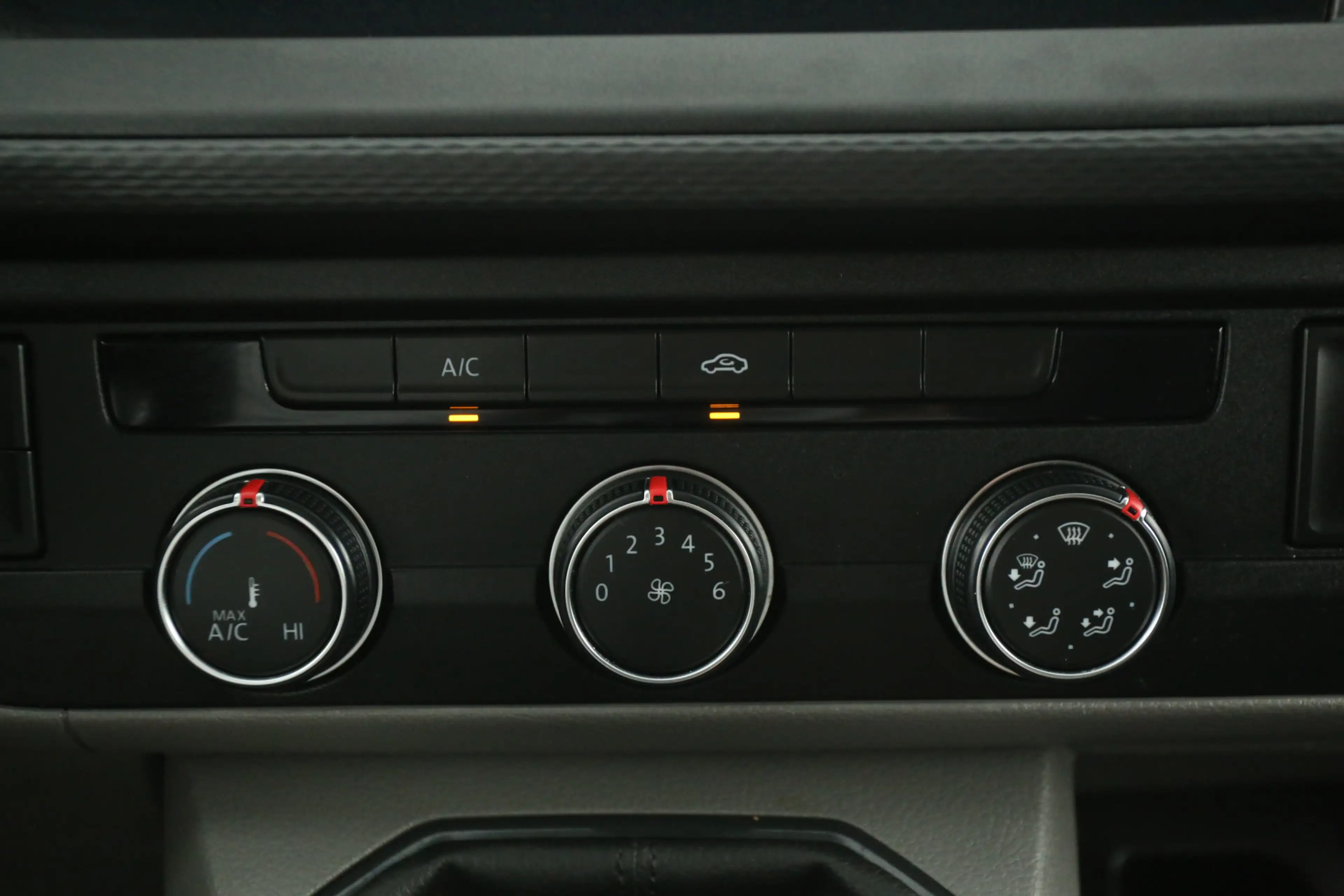 Volkswagen T6.1 Transporter 2.0 TDI L1H1 | Airco | Cruise | Carplay | Trekhaak — photo 15