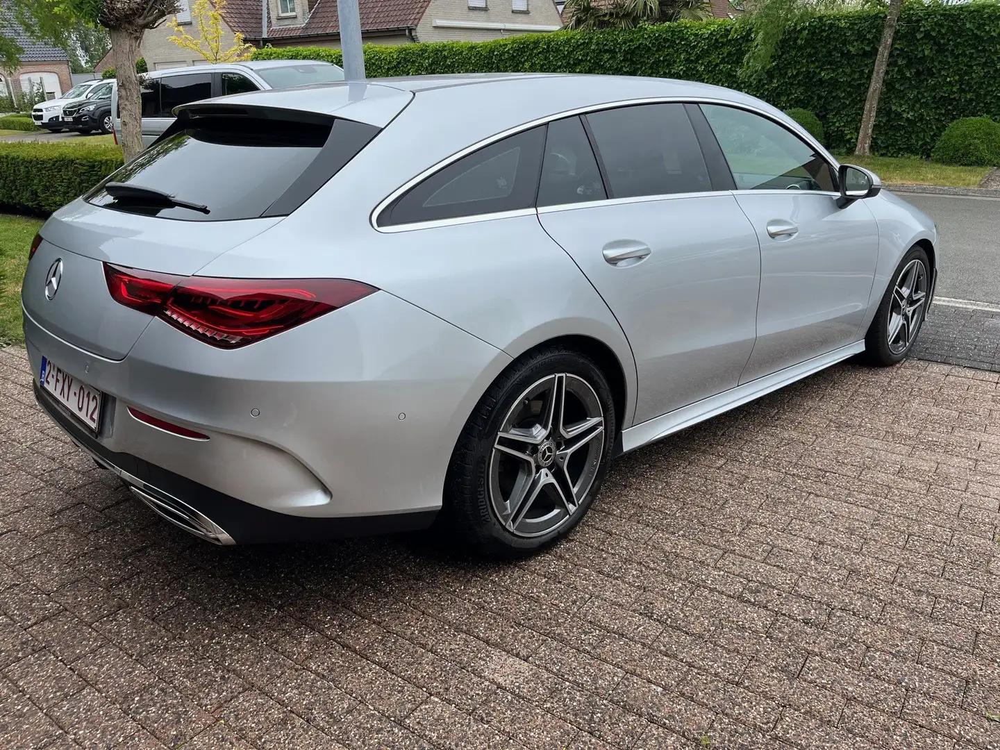 Mercedes-Benz CLA 200 CLA 200 Shooting Brake 7G-DCT AMG Line Zilver - 2
