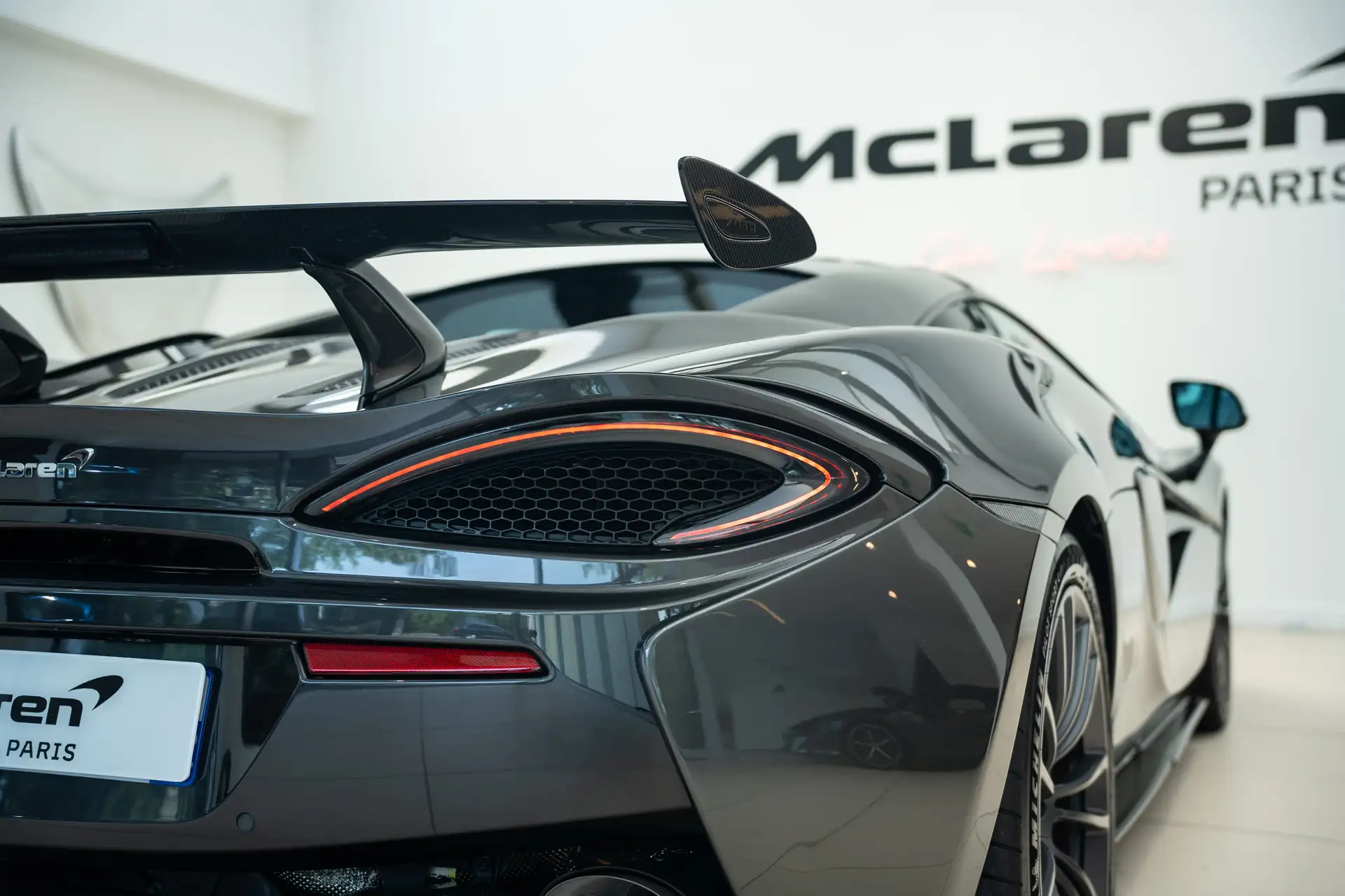 맥라렌 570S 570 Sport Coupe 2018 건메탈 사진 6