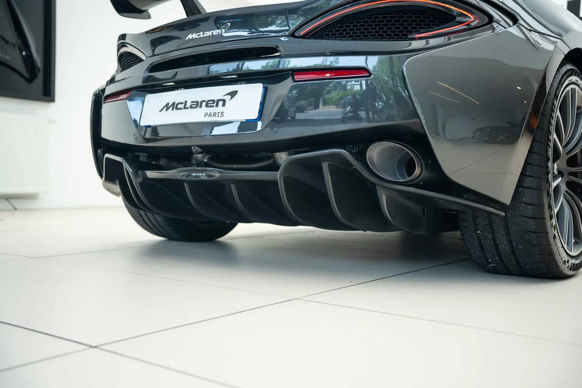 맥라렌 570S 570 Sport Coupe 2018 건메탈 사진 7