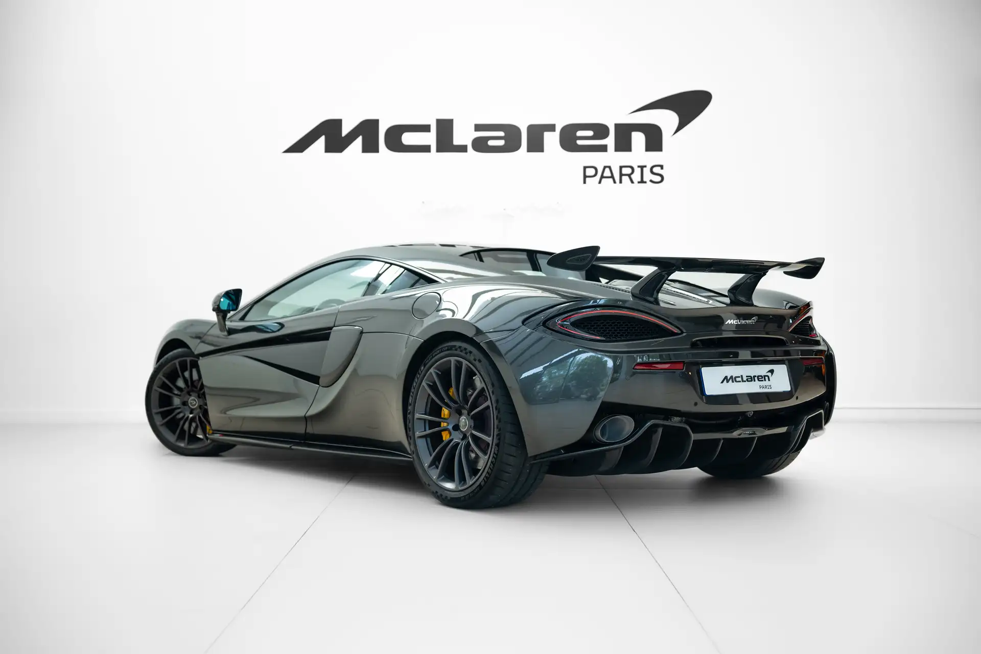 맥라렌 570S 570 Sport Coupe 2018 건메탈 사진 3