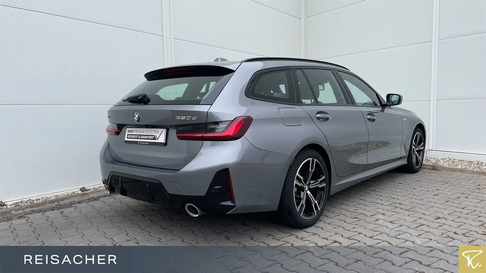 BMW 320 d xDrive Tou M Sport,AHK,DAPro.HuD,adLED,360° Grau - 2