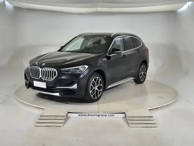 BMW X1 main image