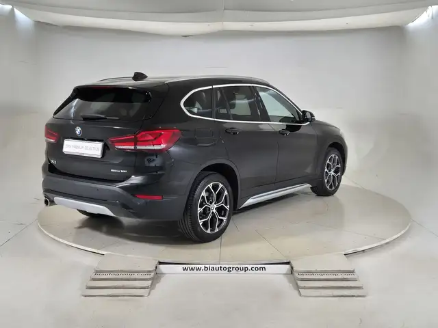 BMW X1 view 5