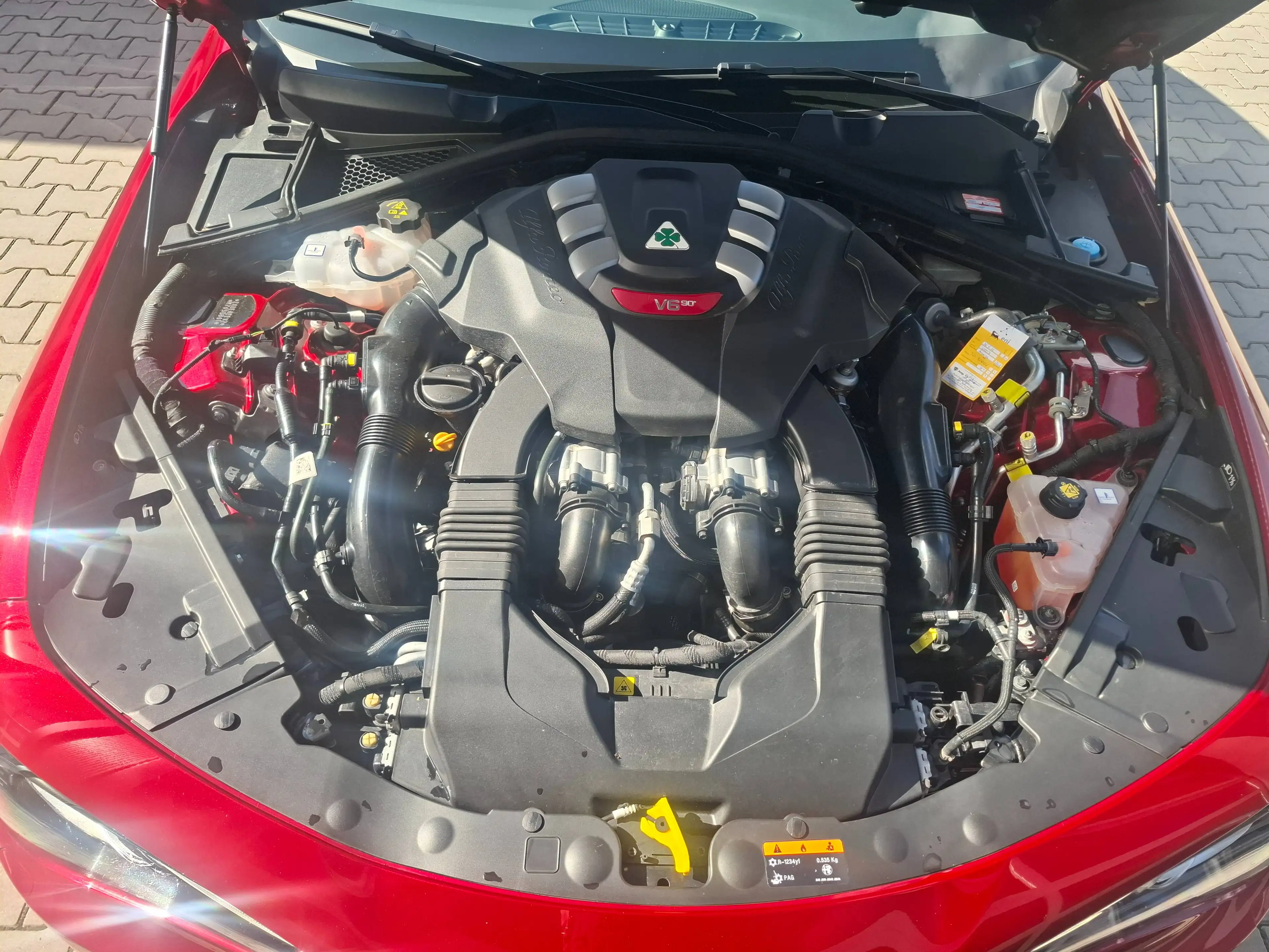 Alfa Romeo Giulia Giulia 2.9 V6 Bi-Turbo AT8 Quadrifoglio — photo 15