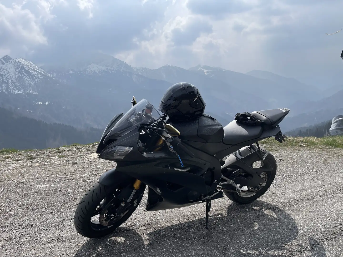 Yamaha YZF-R6 - 1