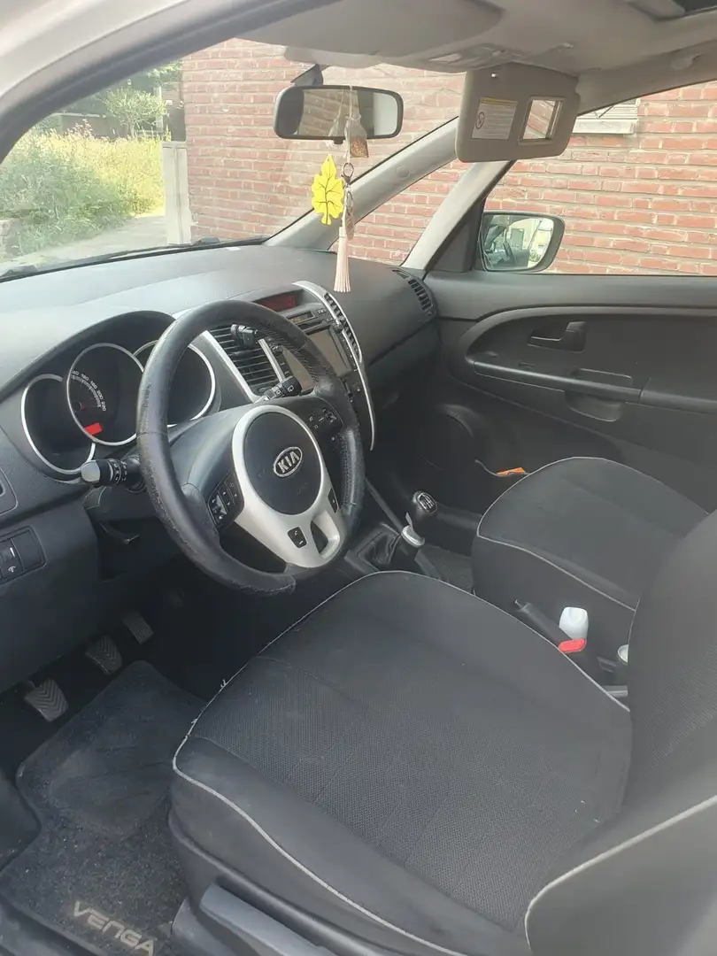Kia Venga 1.4 CRDi 90 Attract - 2