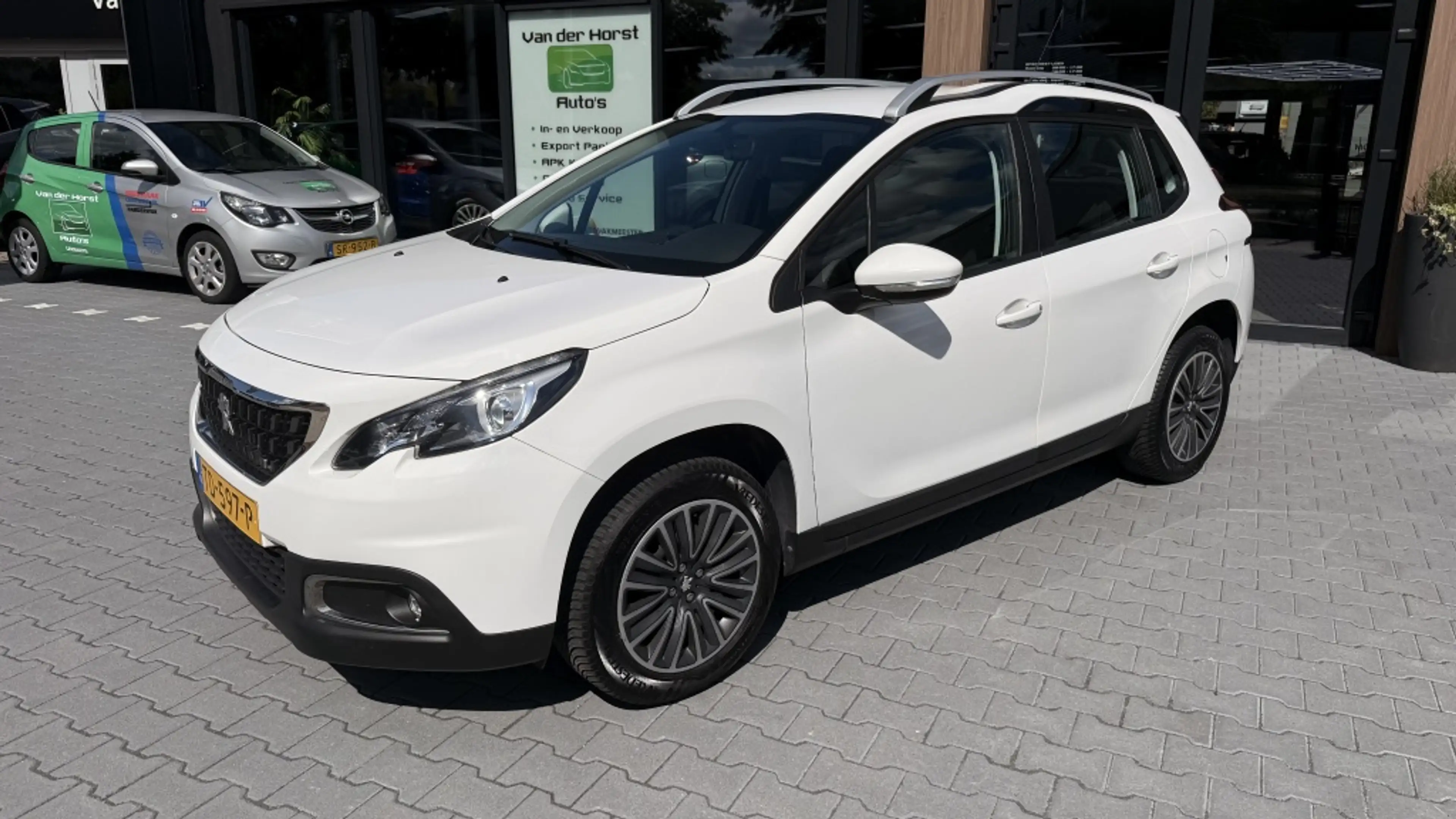 Peugeot 2008 1.2 PureT. Blue Lion nw distributie — photo 2