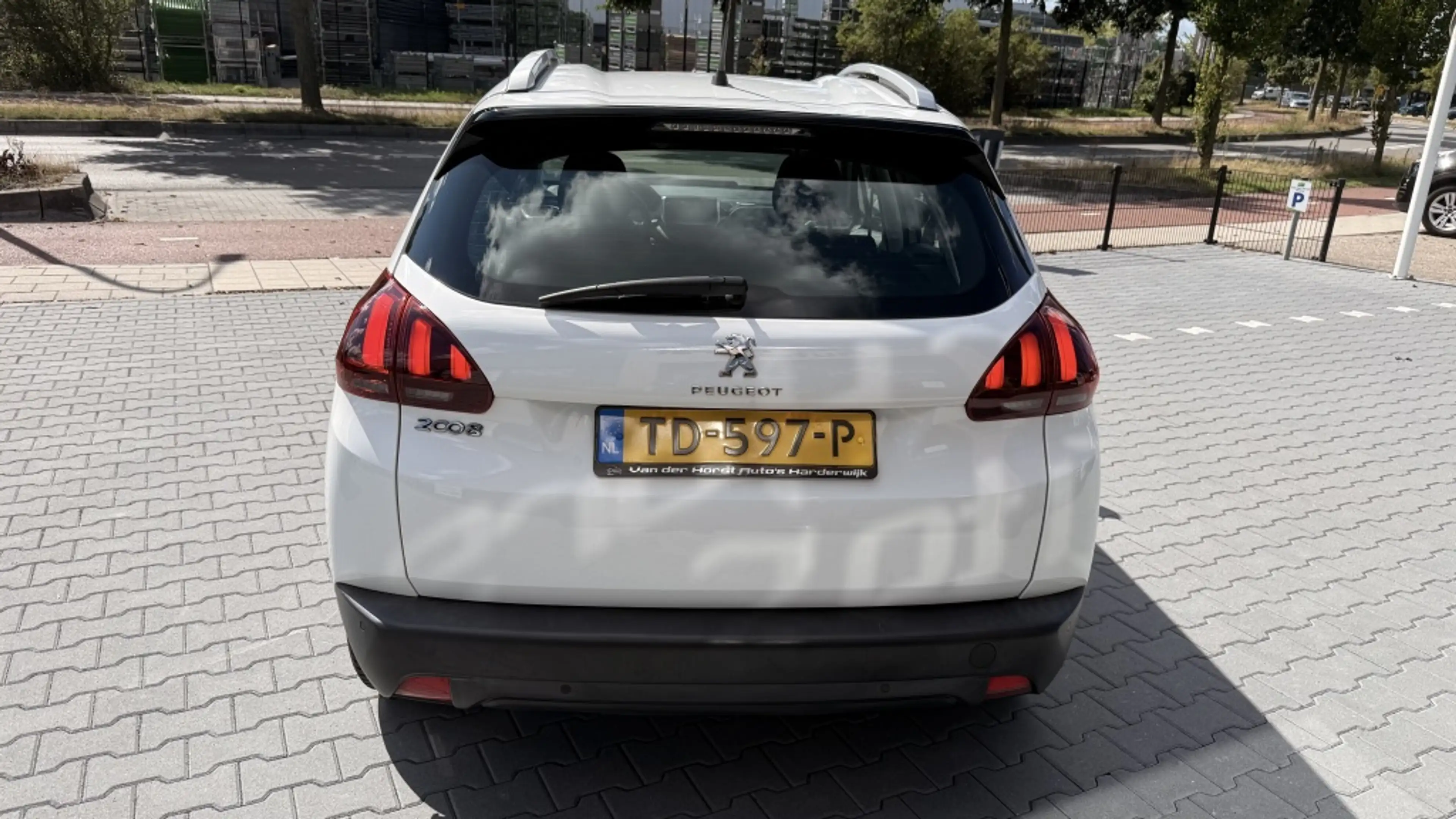 Peugeot 2008 1.2 PureT. Blue Lion nw distributie — photo 7