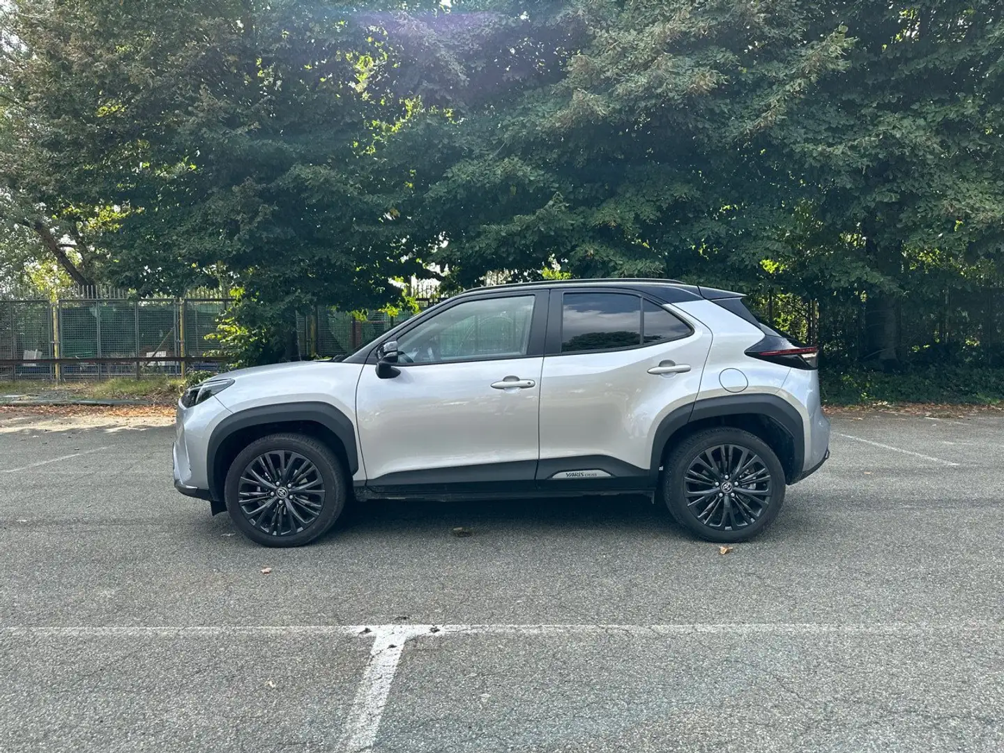 Toyota Yaris Cross 1.5H (116 CV) E-CVT Trend AWD-i Grijs - 2