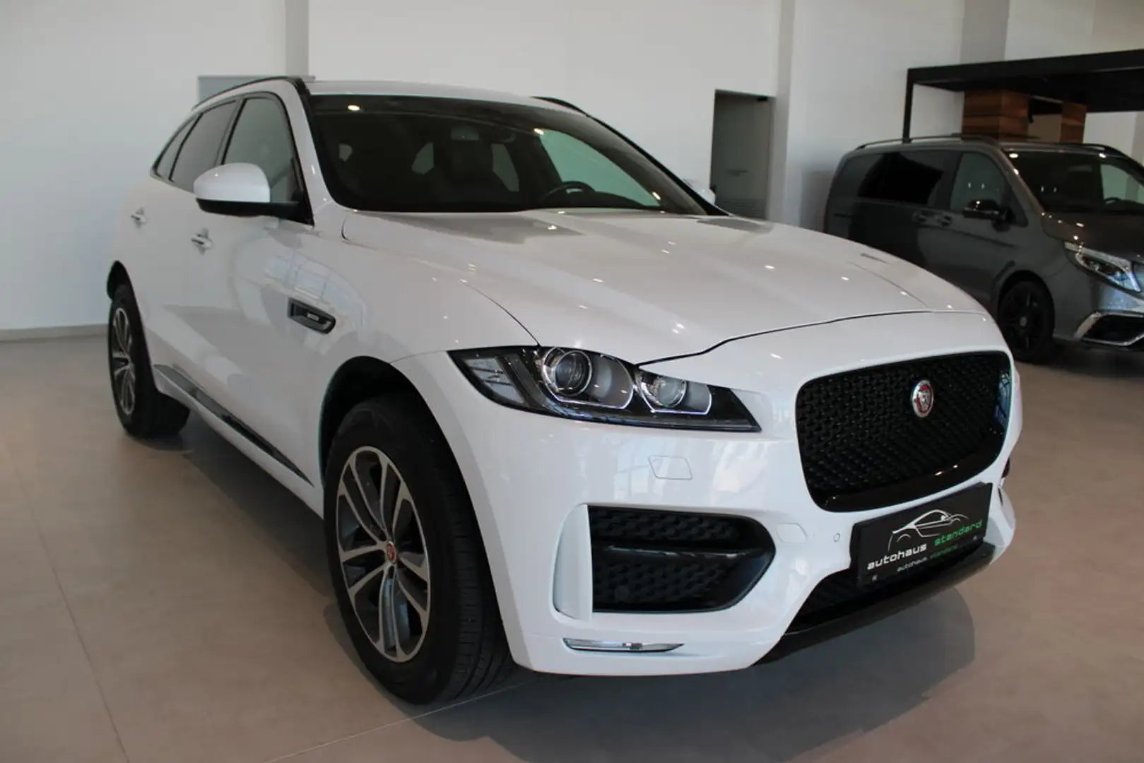 Jaguar F-Pace R-Sport AWD **Gepflegter Premium-SUV** Weiß - 1