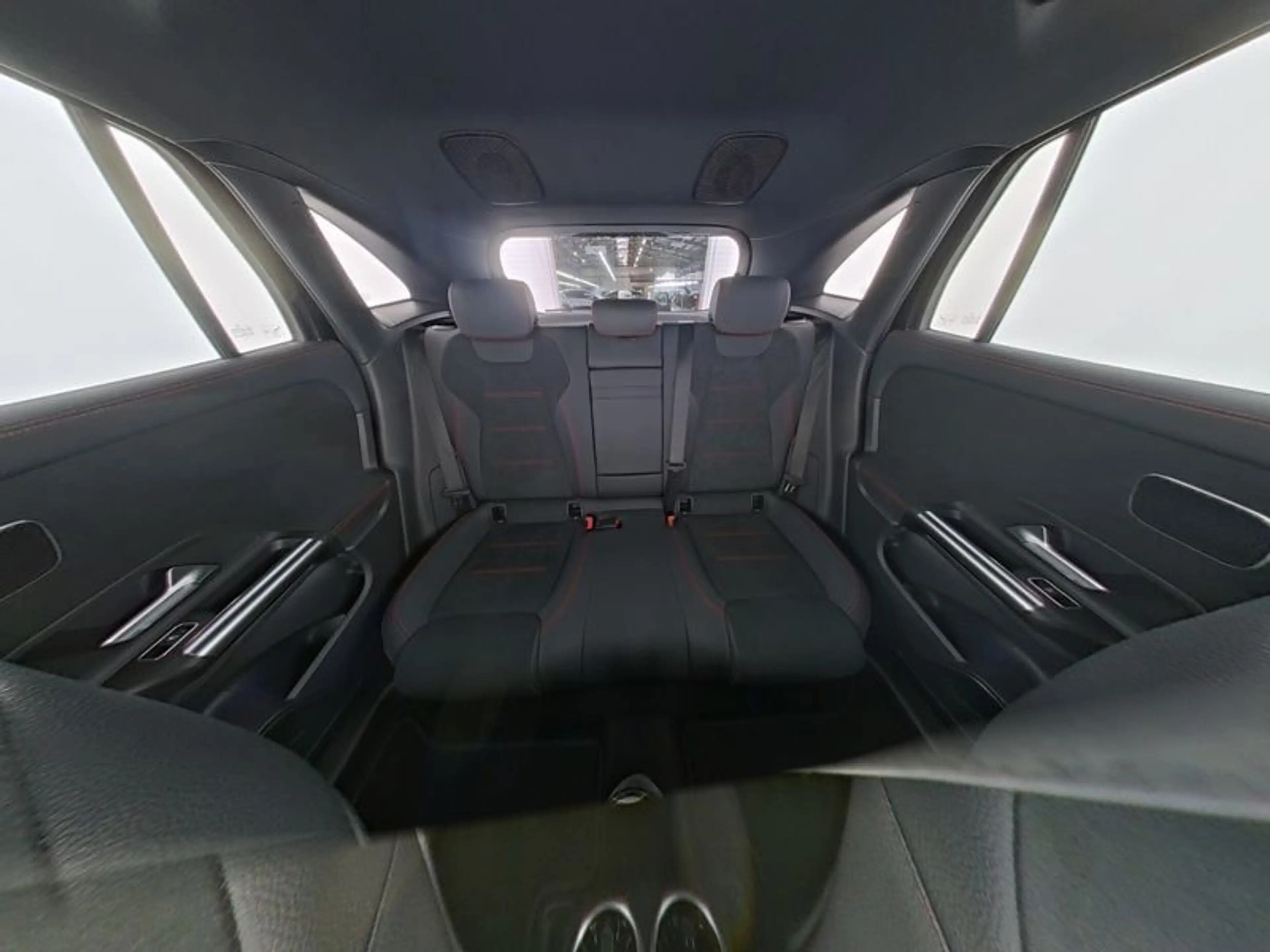 Mercedes-Benz EQA 300 4M AMG-PREMIUM NIGHT 19" MEMORY BURMESTE — photo 10