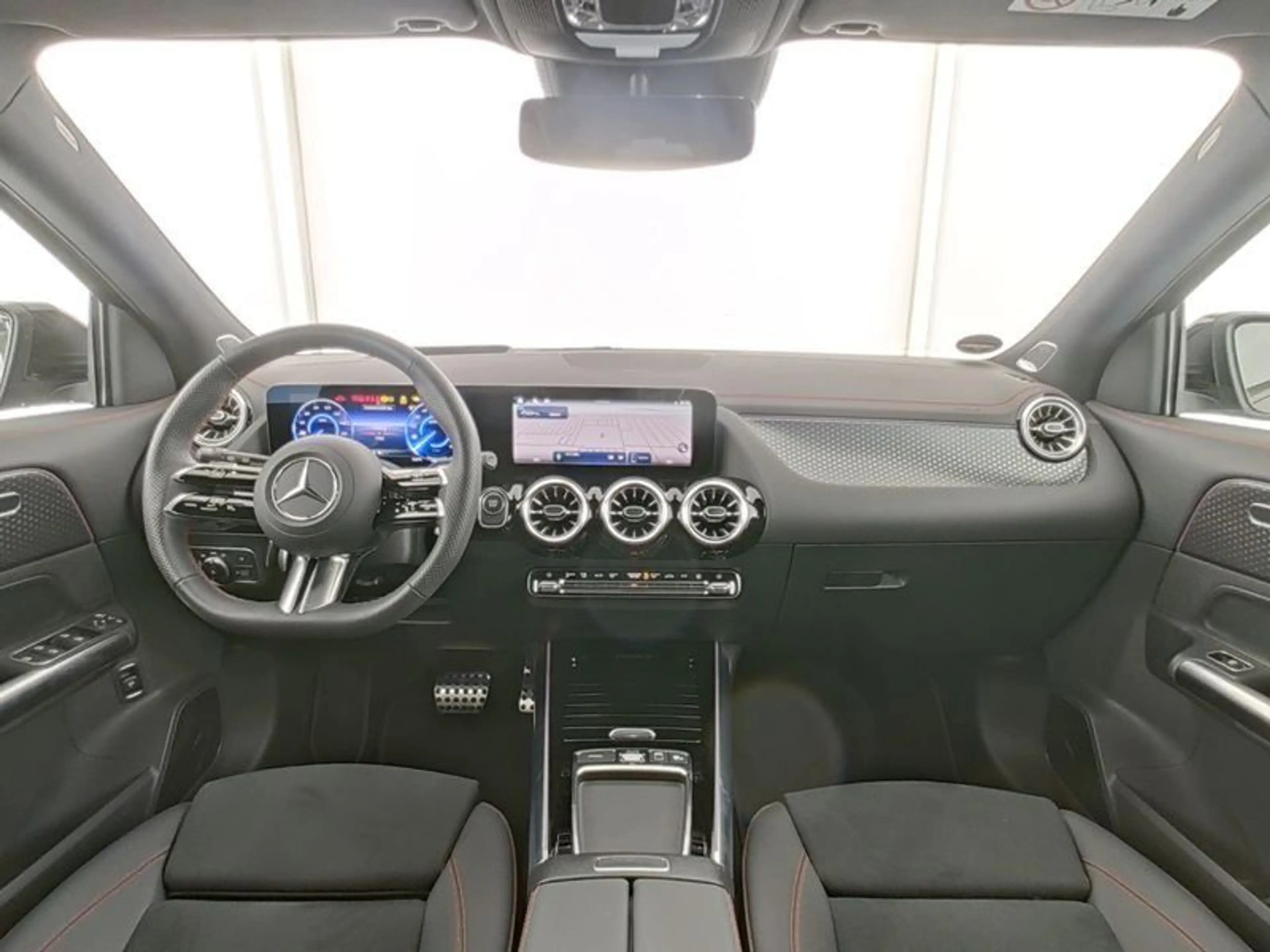 Mercedes-Benz EQA 300 4M AMG-PREMIUM NIGHT 19" MEMORY BURMESTE — photo 9