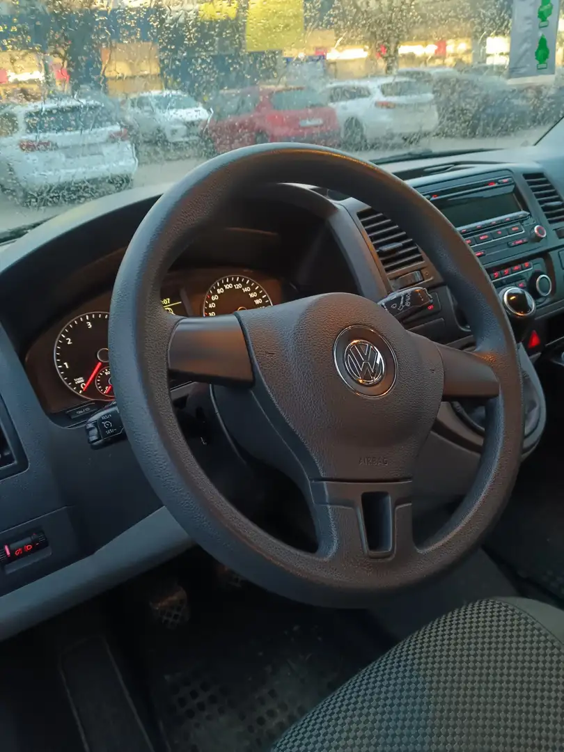Volkswagen T5 Caravelle 4MOTION - 2