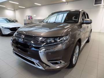 Outlander 2.4 4WD Plug-In Hybrid