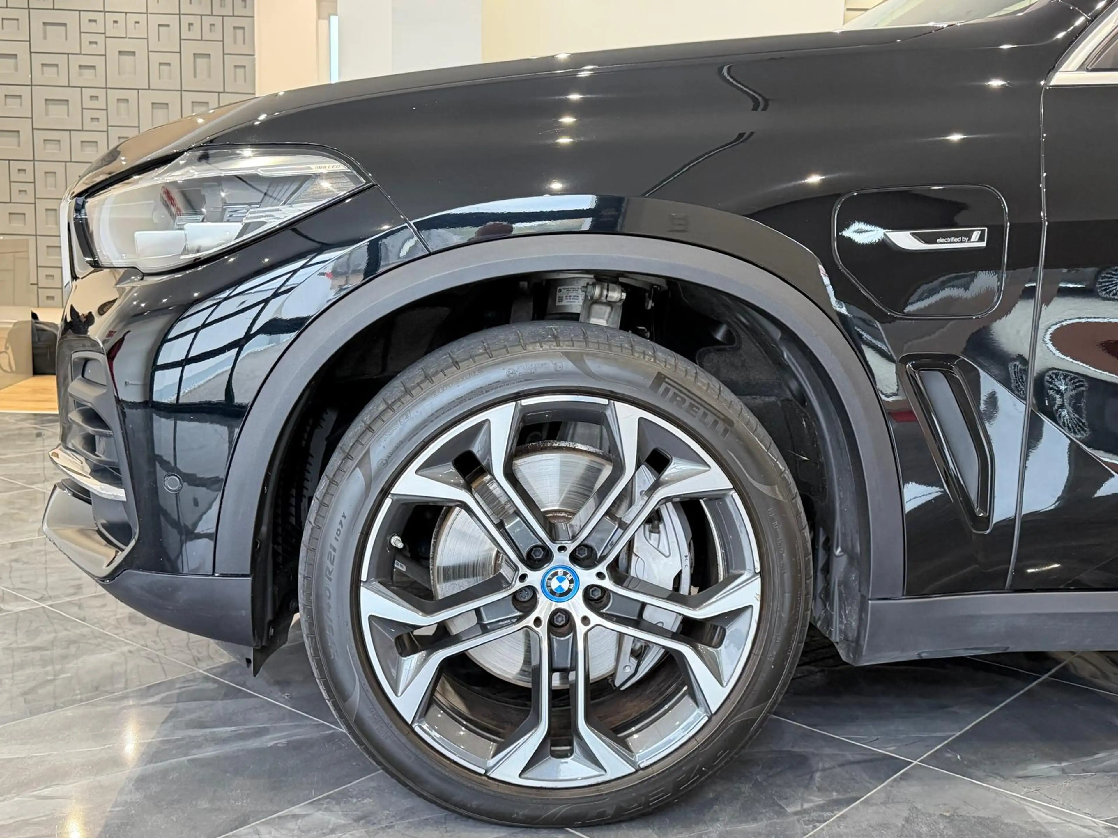 BMW X5 xDrive 45 e — photo 8