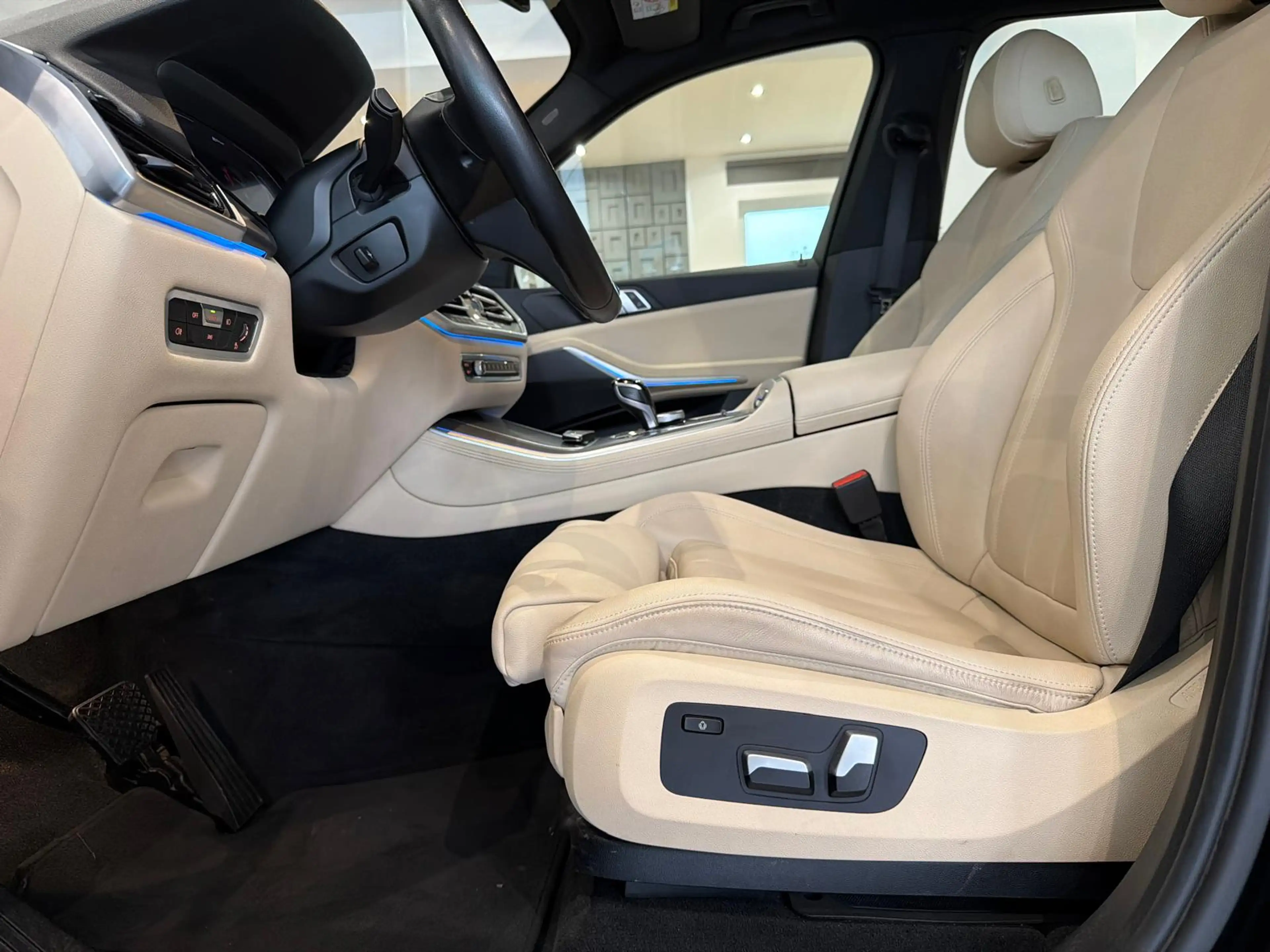 BMW X5 xDrive 45 e — photo 14