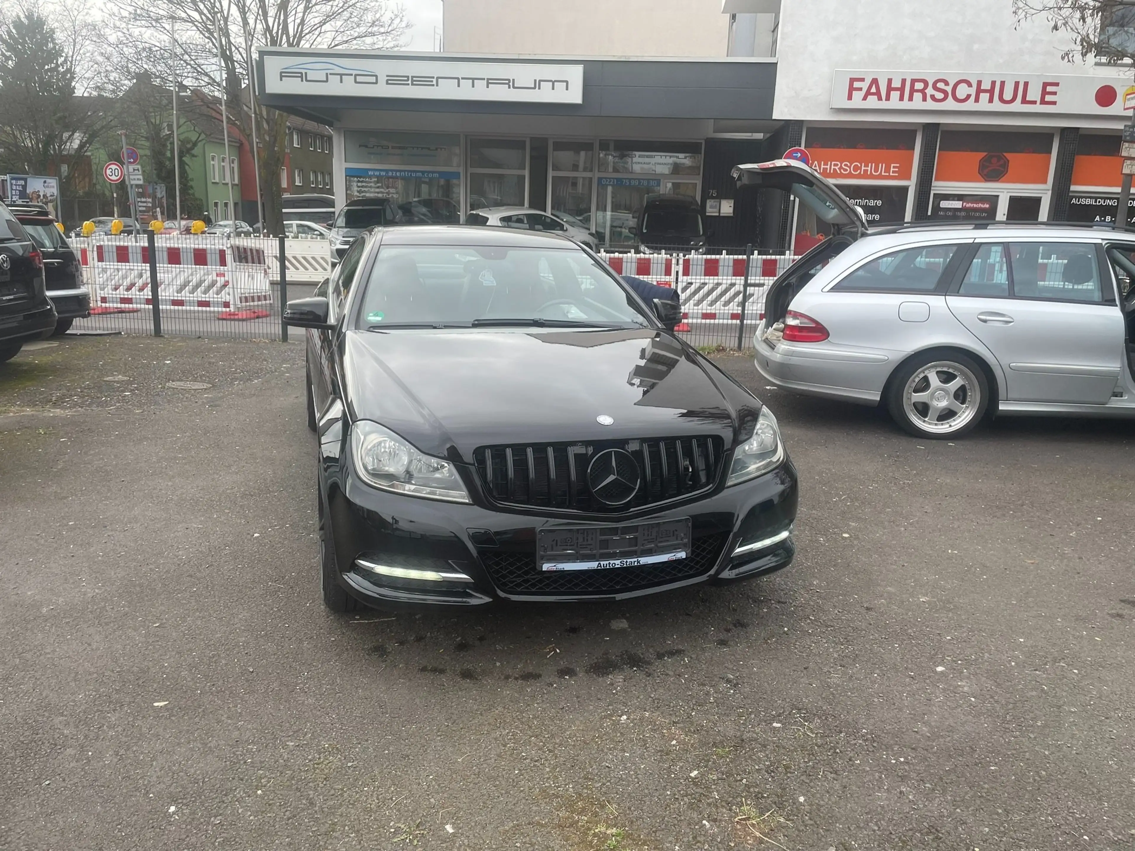Mercedes-Benz C 350 Coupe CGI, Automatik, 19 Zoll, Memory, Navi,