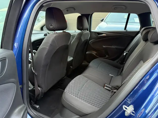 Opel Astra view 14