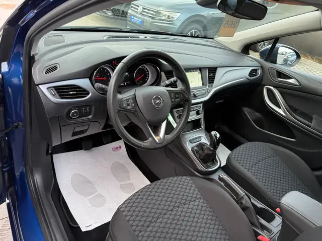 Opel Astra view 13