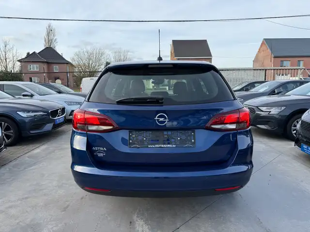Opel Astra view 6